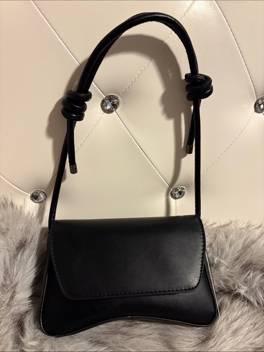 Classic Black Womens Shoulder Bag - Minimal Leather Look
